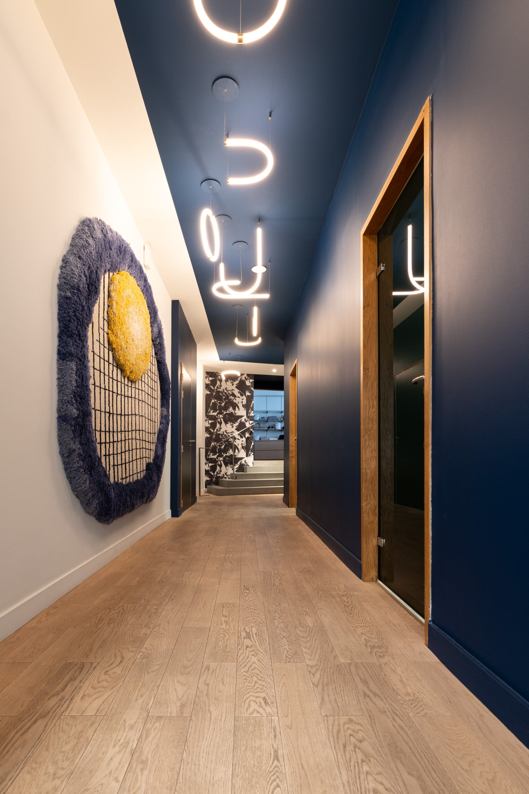 Photos parquet chêne bâton rompu, verni bois brut, dans le magasin Graphiti (Lyon)